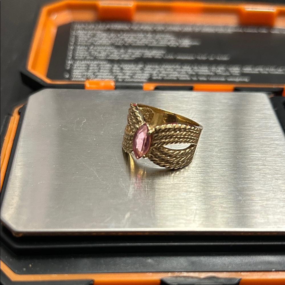 Elegant 14k Gold Ring with Pink Gemstone 6.4 grams